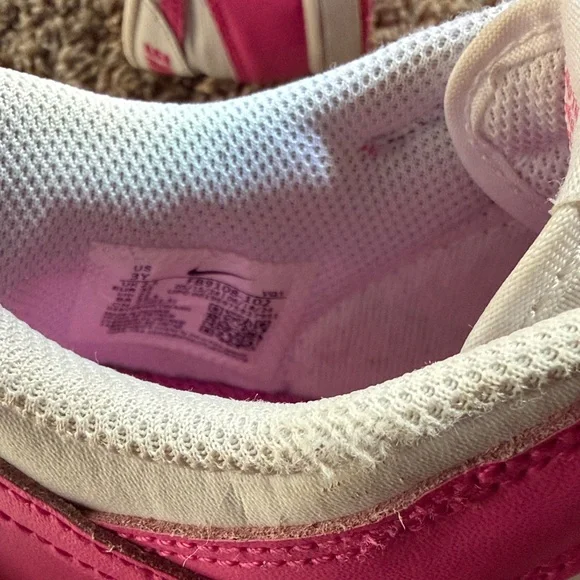 Nike Kids Sneakers in Pink and White - Picture 3 of 3